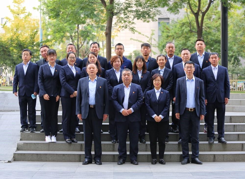 多元團隊凝合力，同舟共濟揚帆起